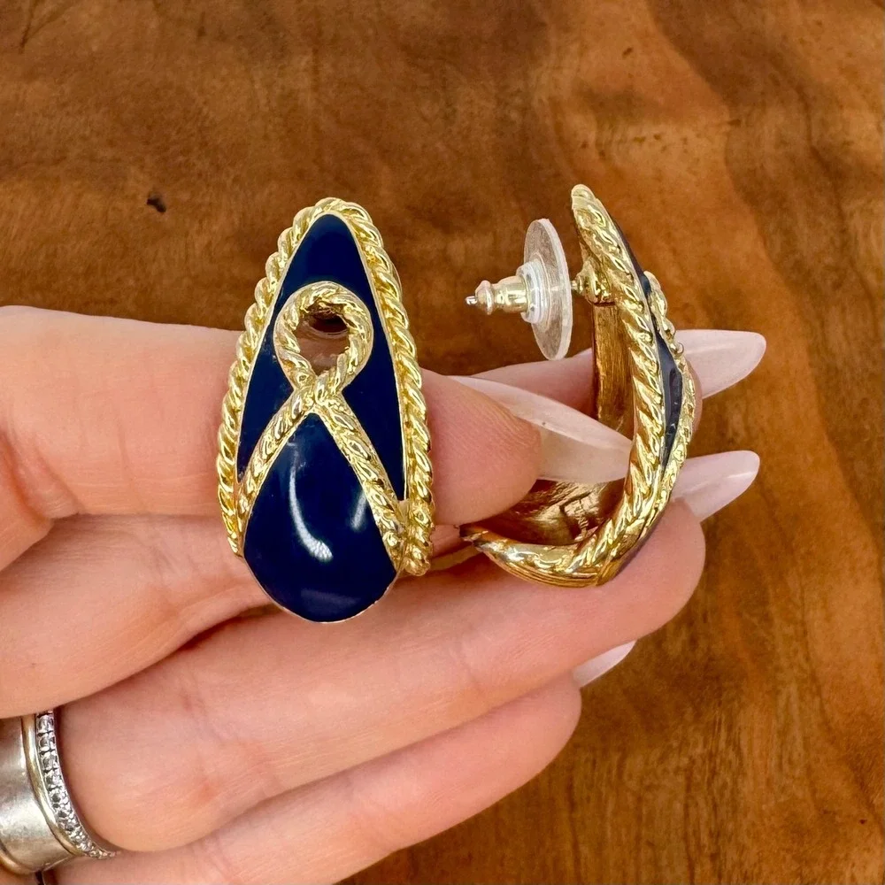 Vintage Trifari Navy Blue Enamel Gold Tone Rope Teardrop Nautical Post Earrings
